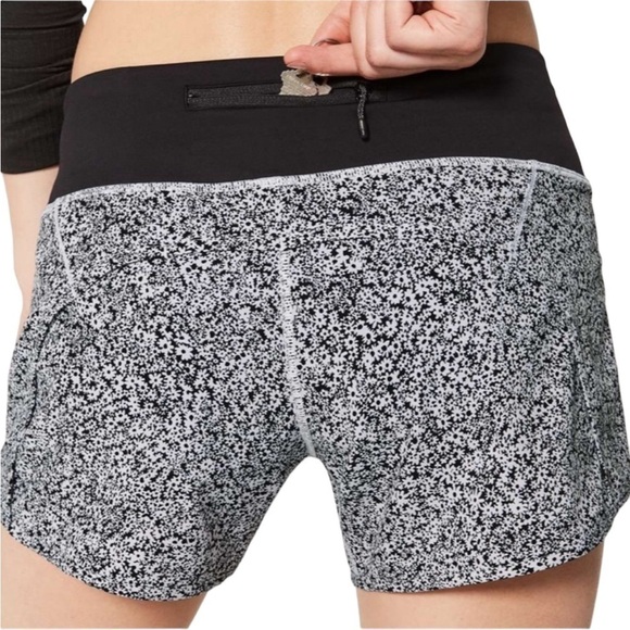 Lululemon Run Times Short (4-way Stretch 4") Daisy White Black / Black Sz 6 - Picture 2 of 11